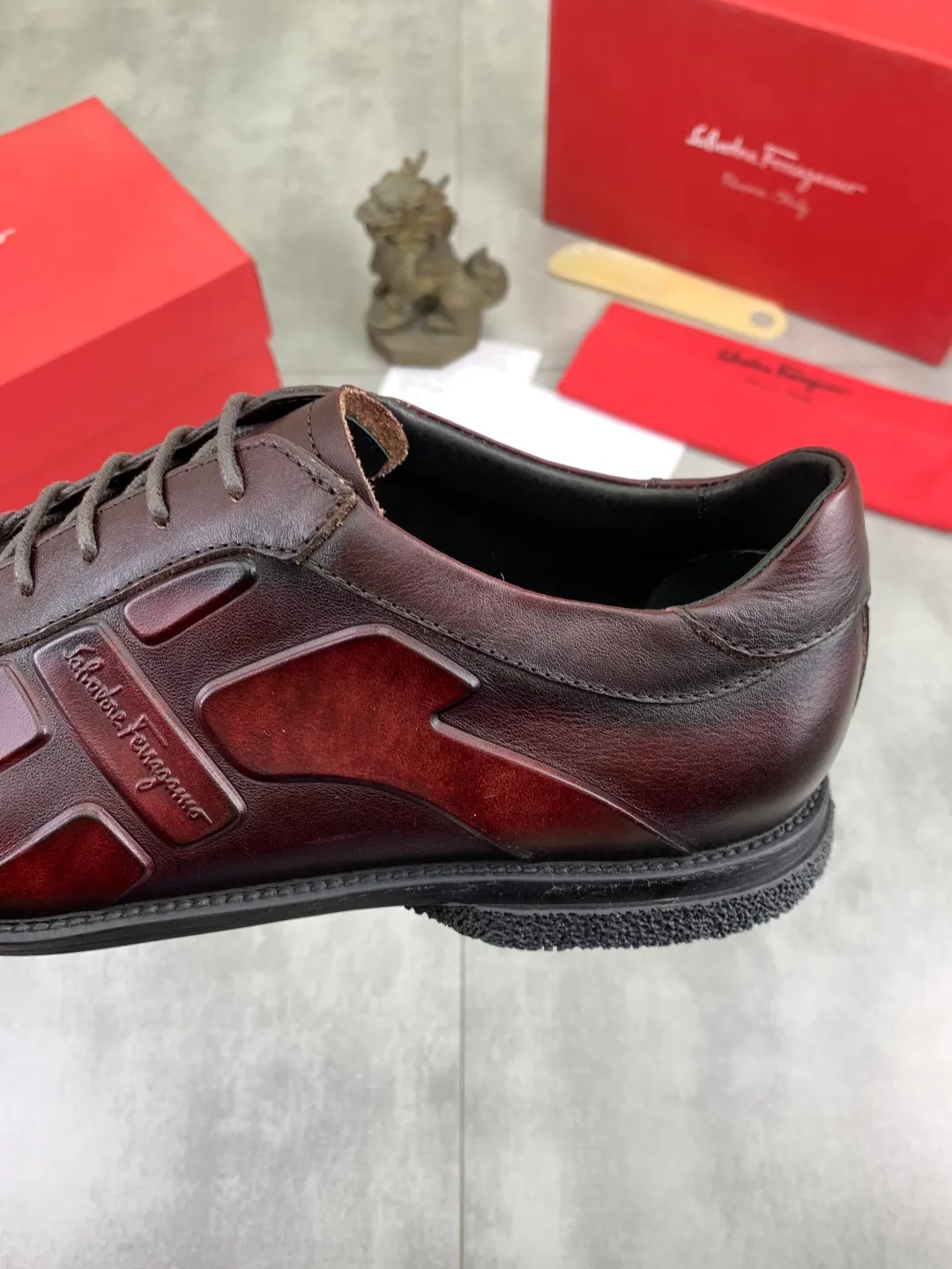 Men's Men's Shoes P560💰[New Style] Water-dyed Niuli 🆘[Salvatore Ferragamo] Ferragamo's latest casual business leather shoes for men! Listed simultaneously! The fabric is made of specially imported original calfskin, the lining is made of imported water-dyed cowhide, and the original combination outsole is absolutely luxurious and leads the fashion trend. Matching code: 39-44 (45 customized) 5️⃣ colors available